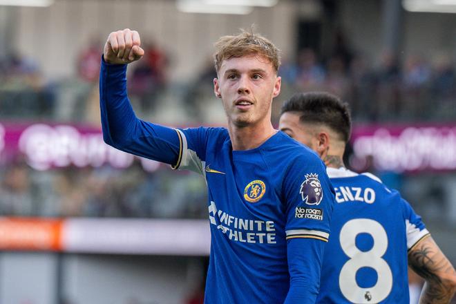 普拉蒂尼等尤文传奇与一线队见面，并参观海瑟尔惨案纪念碑（普拉蒂尼等尤文名宿与一线队会合，赴海瑟尔惨案纪念碑致敬）