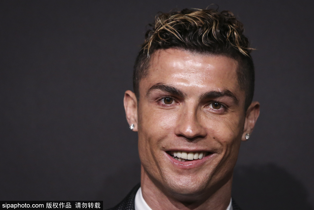 弗兰克·桑切斯与小理查德·托雷斯将进行重量级拳王资格赛，双方已达成协议，但进展缓慢。（弗兰克·桑切斯战小理查德·托雷斯：重量级拳王淘汰赛已达成协议但推进缓慢）