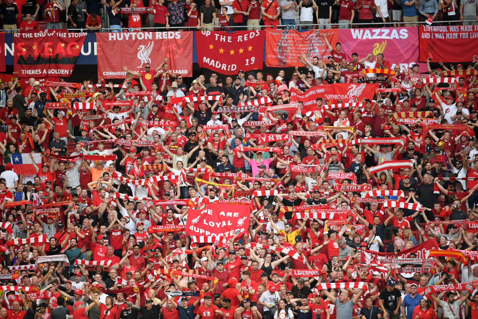 火箭哈登连续三场得分30+（哈登为火箭连续三战砍下30+分）