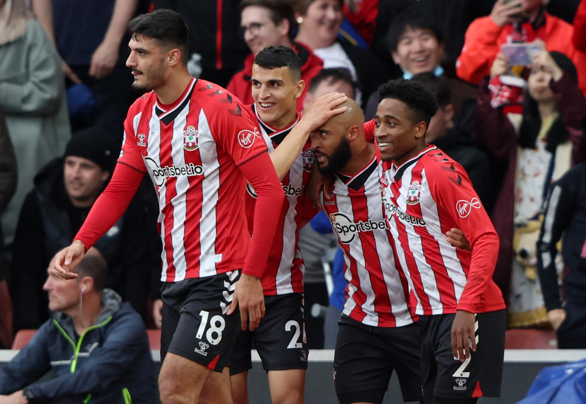 穆帅：当年我给了麦克托米奈生涯首秀，今天他给我他的球衣（穆里尼奥：昔日我让麦克托米奈完成处子秀，今日他将球衣相赠）