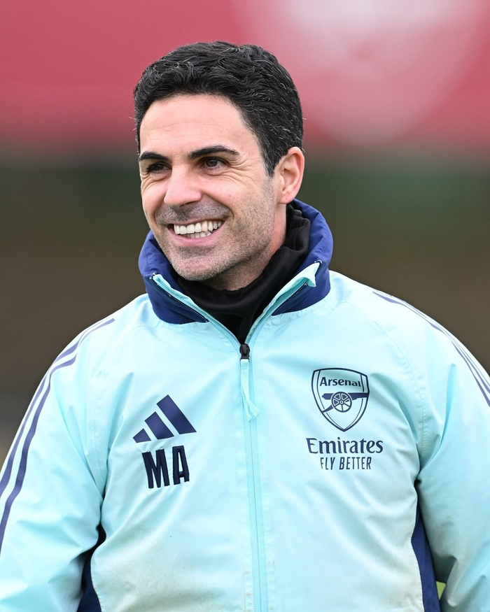 马克西半场18分2抢断，带队领先22分打爆勇士（马克西半场轰18分2断，率队早早建立22分领先痛击勇士）