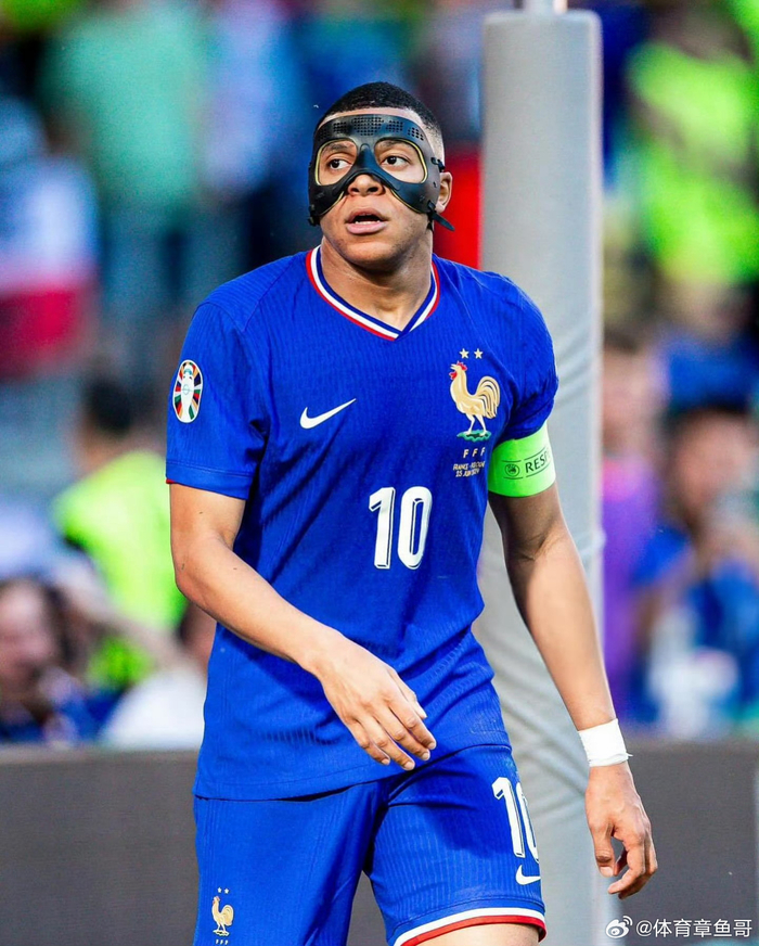 泽林斯基：我们感到愤怒，在场上看那绝不是一次犯规（泽林斯基：我们很愤怒，那球绝对不是犯规）