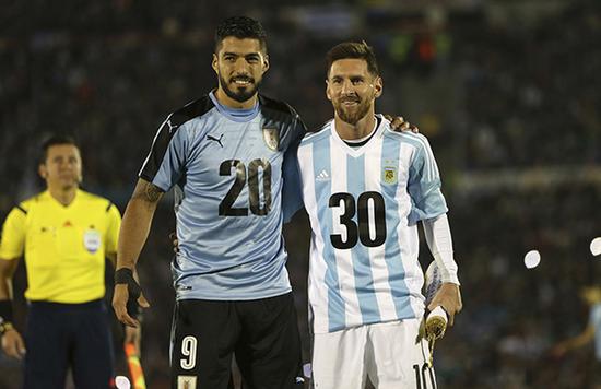 数据全面！王奕博加盟青岛首秀12分5篮板3助攻2抢断（王奕博青岛首秀数据亮眼：12分5篮板3助攻2抢断）