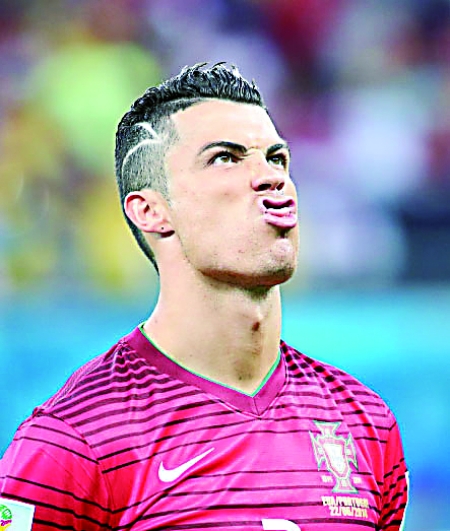 TA：利马传球出色&充满侵略性，他的回归可以丰富曼联打法（TA：利桑德罗传球犀利且富侵略性，复出有望丰富曼联战术）