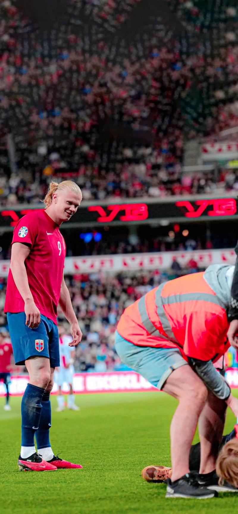 半场战报：乌迪内斯0-1热那亚，马利诺夫斯基点射（半场：热那亚1-0领先乌迪内斯，马利诺夫斯基点球命中）