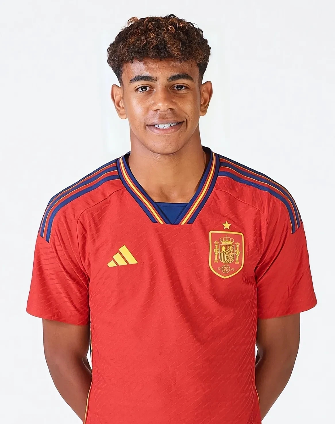 官方：26岁的前比利时国脚、国米旧将范赫斯登退役（官方消息：26岁比利时前国脚、国米旧将范赫斯登宣布退役）