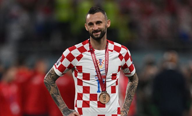 重磅！海港7将有望冲国足，后防线大清洗，杨希挤掉嫡系能成主力？（海港7人竞逐国足席位，后防或将换血，杨希能否挤下嫡系成为主力？）