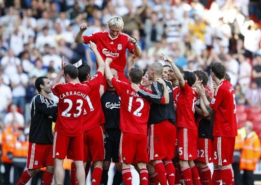 莱万传记：巴萨曾要求停止进球，不然需付给拜仁250万奖金（传记披露：巴萨曾劝莱万暂缓进球，否则将向拜仁支付250万奖金）