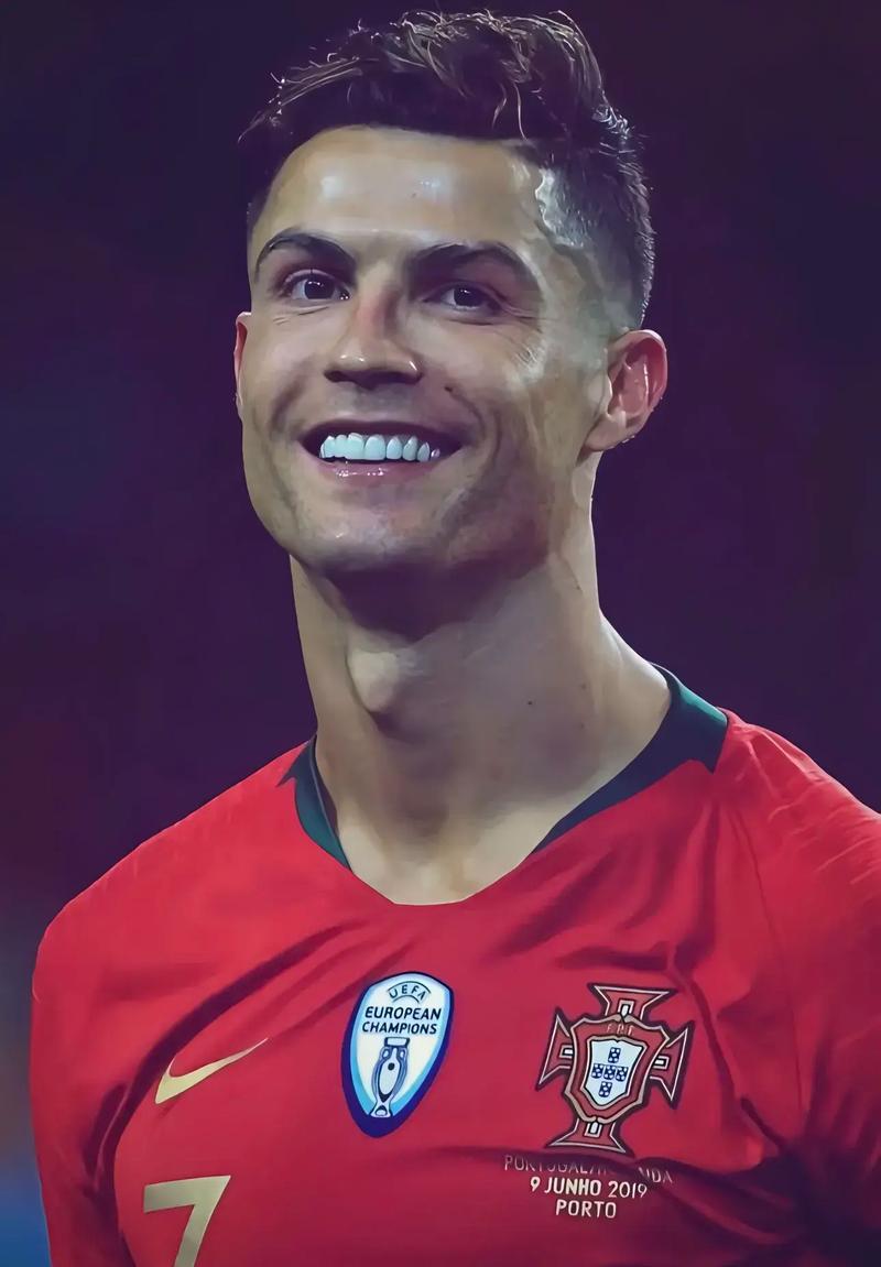 塔奇纳迪：场上有劳塔罗这样的领袖很重要，他是个出色的领袖（塔奇纳迪：拥有劳塔罗这样的场上领袖至关重要，他的领导力十分出色）