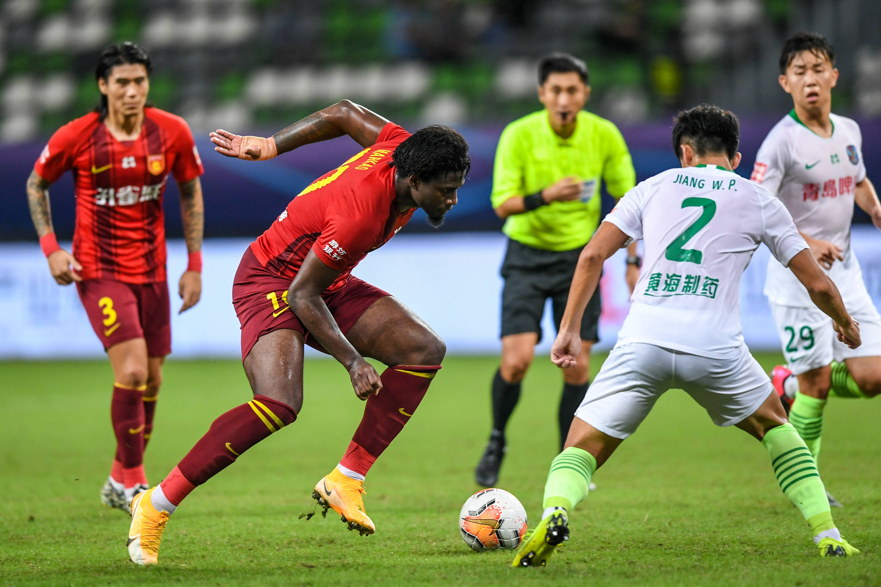 比利亚：传统9号位并没有消失，我非常欣赏阿尔瓦雷斯（比利亚：传统中锋仍未消逝，我非常看好阿尔瓦雷斯）