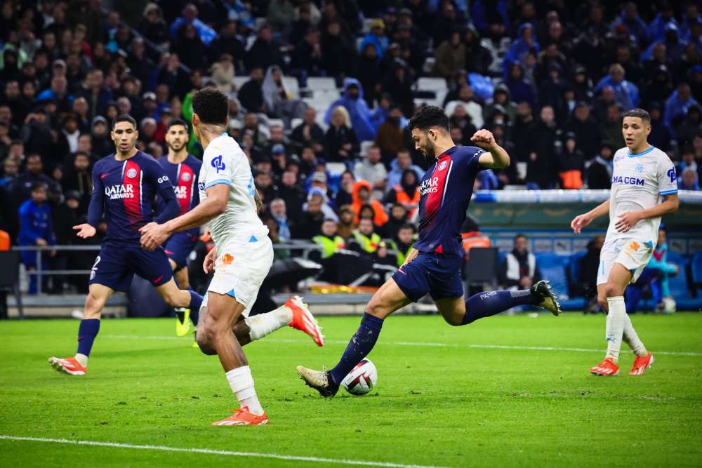 3-2！意大利女排豪取11连胜 埃格努+安娃轮番轰炸 瓦尔加斯26分难救主（意大利女排3-2再胜豪取11连胜 埃格努携安娃火力全开 瓦尔加斯26分无力回天）