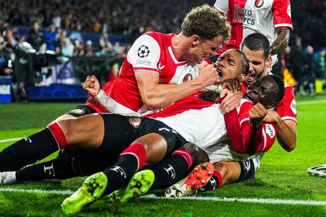 如何评价？CBA杯多人因地板贴纸滑倒引争议：希望引起重视（CBA杯地板贴纸致多名球员滑倒引发争议：亟待重视）